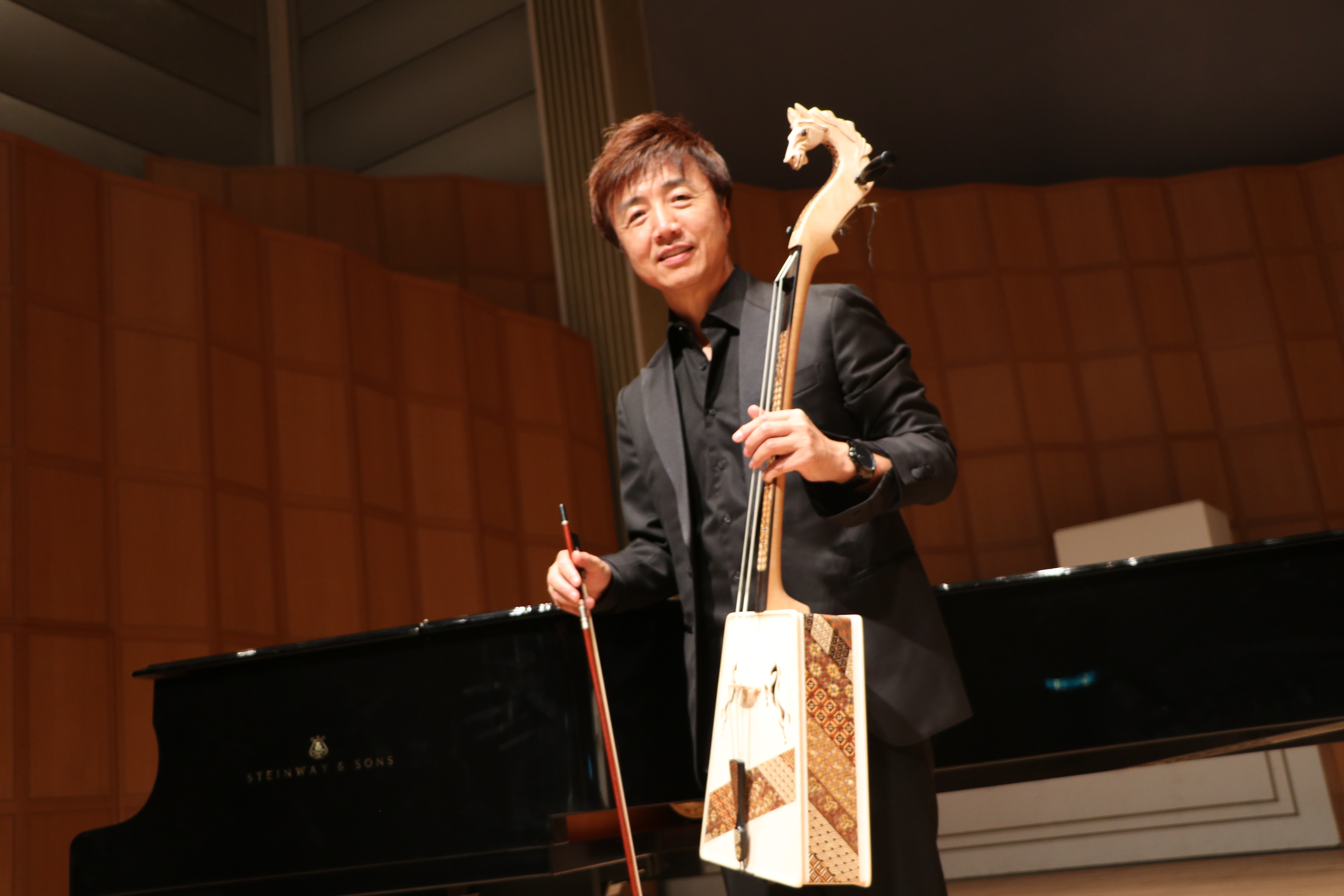 馬頭琴 馬頭琴奏者 セーンジャー 来日25周年を記念したコンサートを11月1日